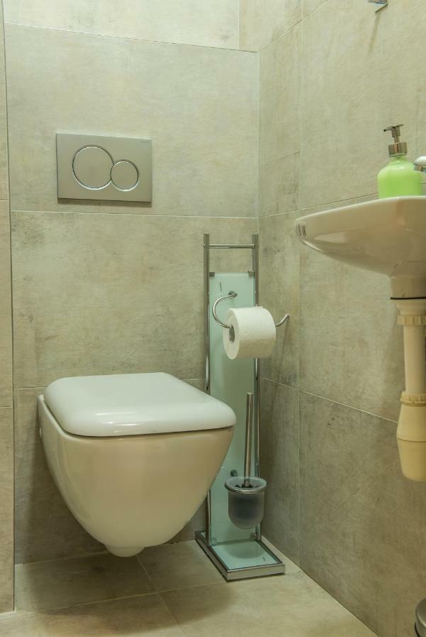 Exclusive 3 Bedroom Top-Notch Flat, Great Location Prague Exterior photo