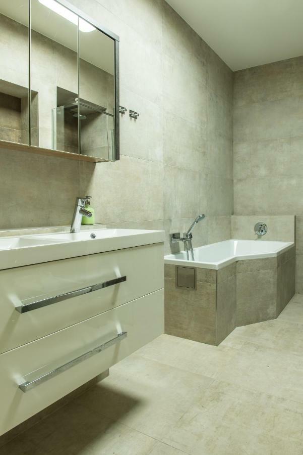 Exclusive 3 Bedroom Top-Notch Flat, Great Location Prague Exterior photo