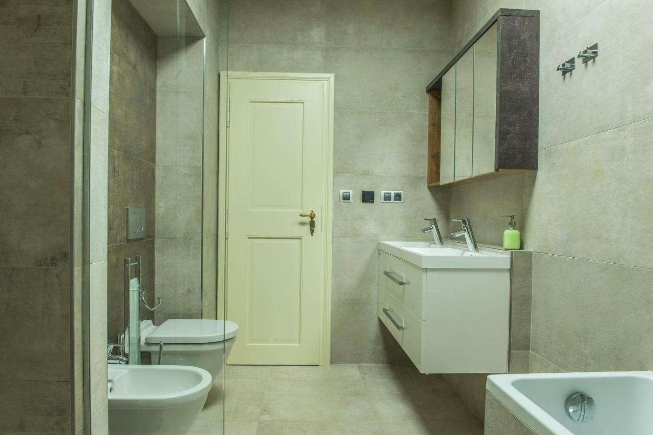 Exclusive 3 Bedroom Top-Notch Flat, Great Location Prague Exterior photo